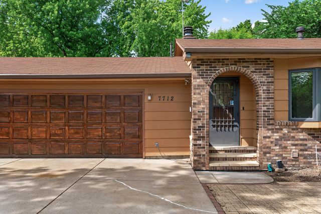7712 Riverdale Drive N, Brooklyn Park, MN 55444