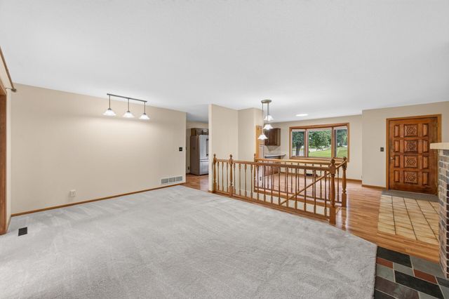 7712 Riverdale Drive N, Brooklyn Park, MN 55444
