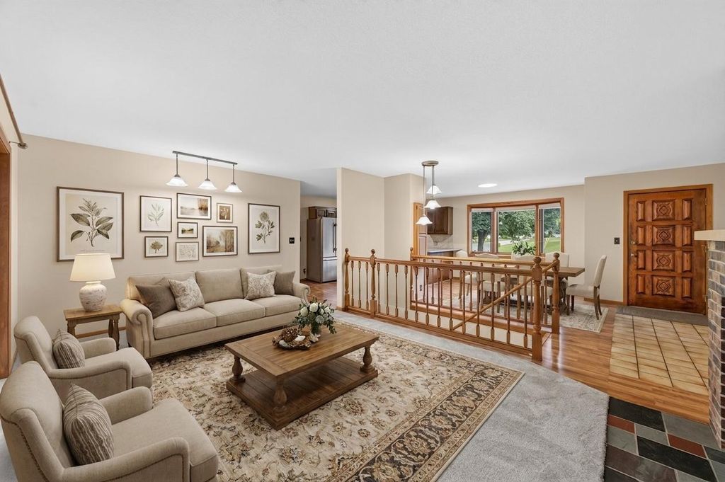 7712 Riverdale Drive N, Brooklyn Park, MN 55444