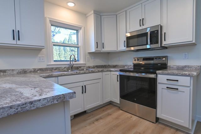 1908 COLUMBUS STREET, Manitowoc, WI 54220