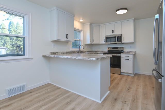 1908 COLUMBUS STREET, Manitowoc, WI 54220