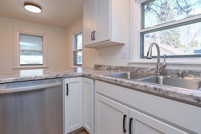 1908 COLUMBUS STREET, Manitowoc, WI 54220