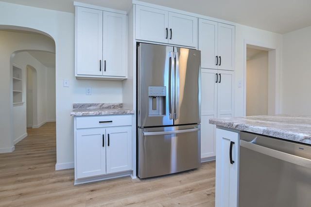 1908 COLUMBUS STREET, Manitowoc, WI 54220