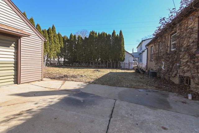 1908 COLUMBUS STREET, Manitowoc, WI 54220