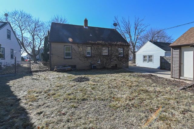 1908 COLUMBUS STREET, Manitowoc, WI 54220