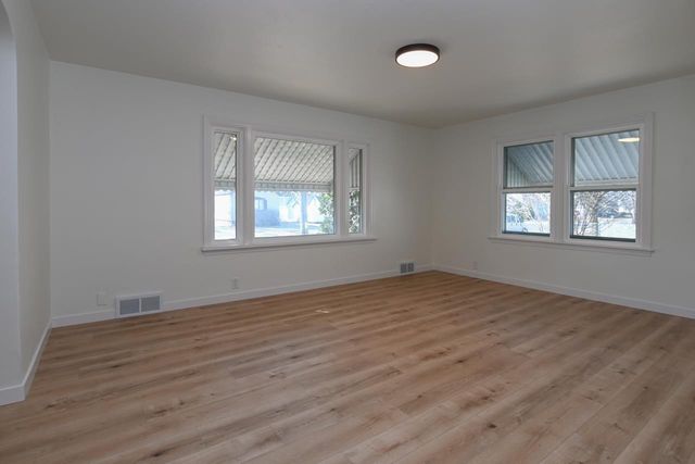 1908 COLUMBUS STREET, Manitowoc, WI 54220