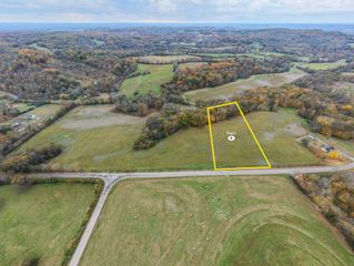 6 Craig Bridge Rd, Williamsport, TN 38487