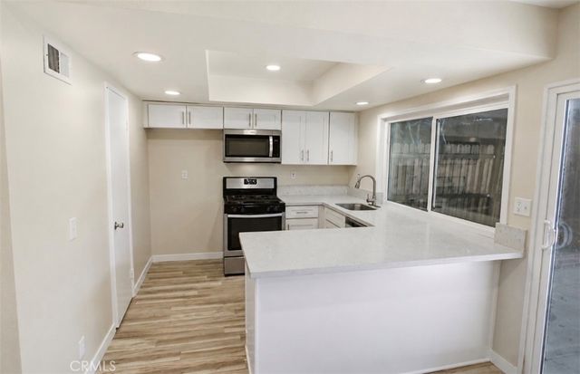 7509 Winnetka Ave, Winnetka, CA 91306