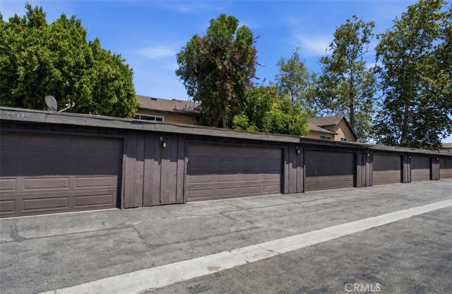 7509 Winnetka Ave, Winnetka, CA 91306