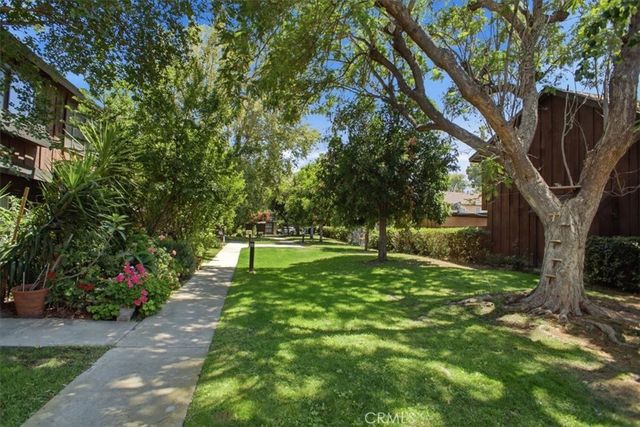 7509 Winnetka Ave, Winnetka, CA 91306