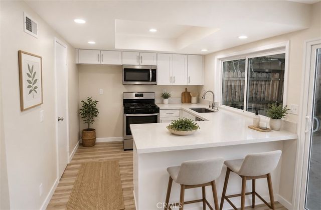 7509 Winnetka Ave, Winnetka, CA 91306