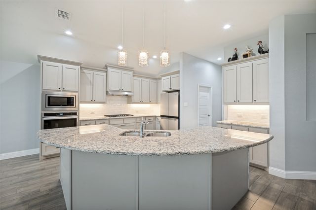 230 Clairmont Drive, Ponder, TX 76259