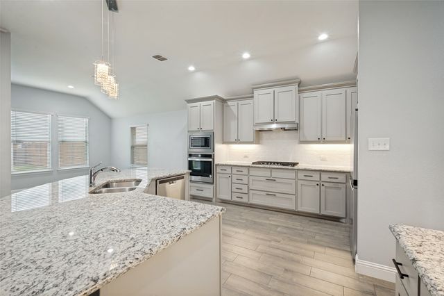 230 Clairmont Drive, Ponder, TX 76259