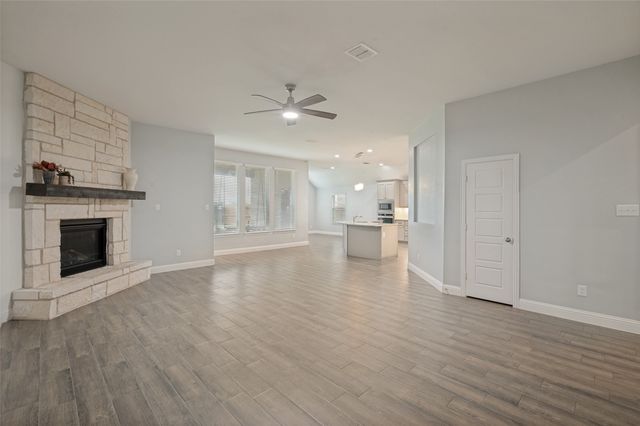 230 Clairmont Drive, Ponder, TX 76259