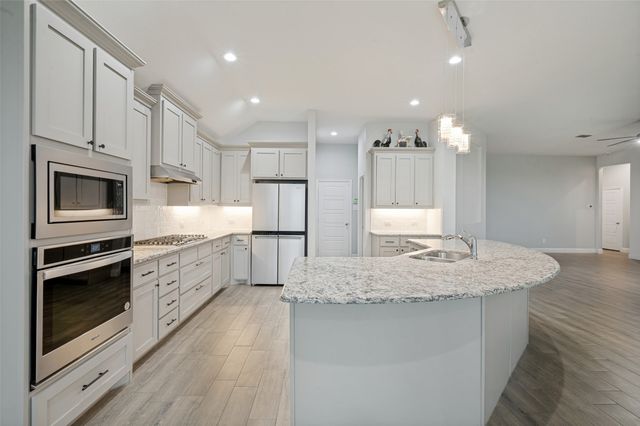 230 Clairmont Drive, Ponder, TX 76259