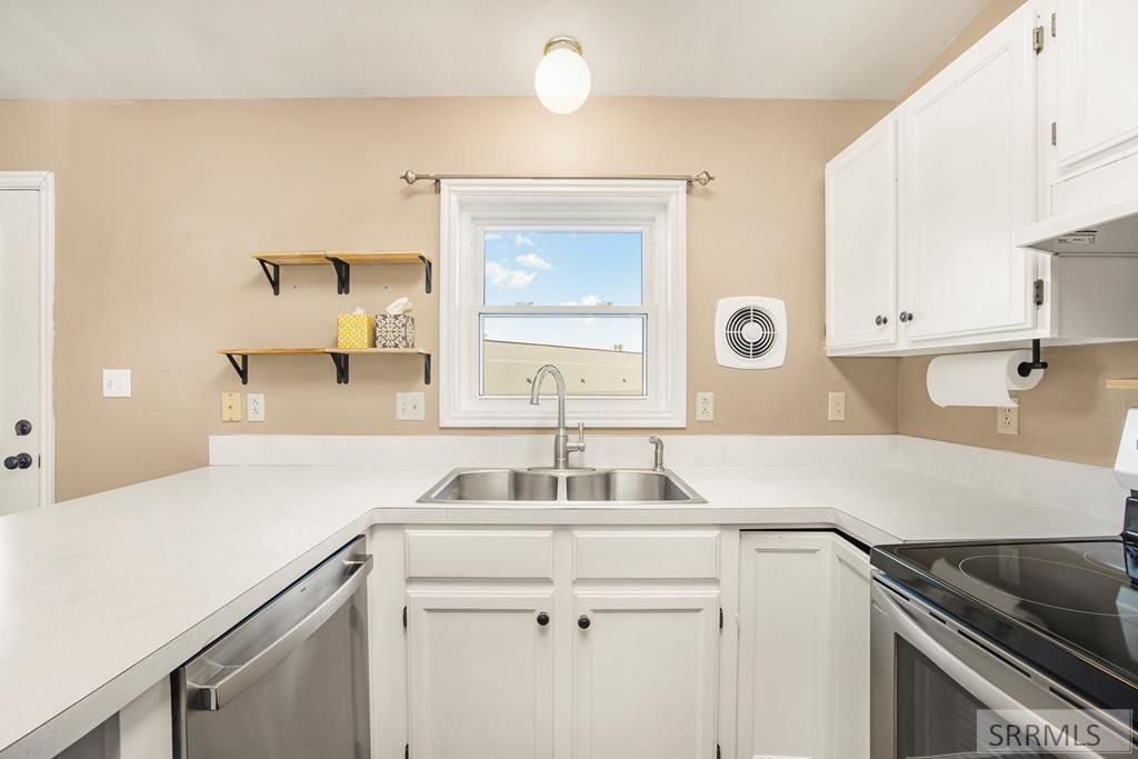 Image 15 of property listing at 1970 Peggys Lane, Idaho Falls, ID 83402