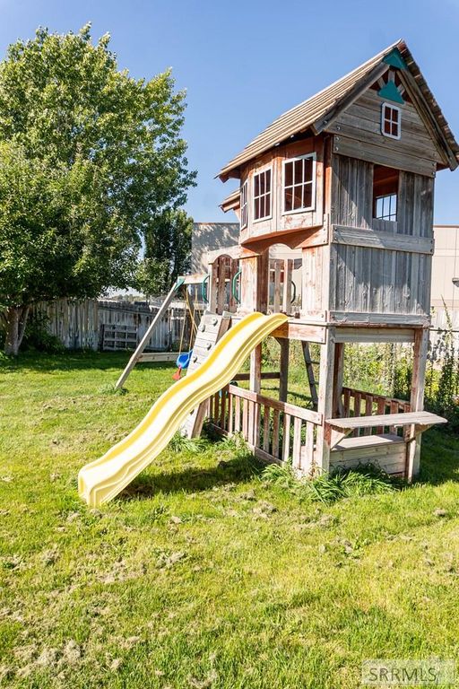 Image 5 of property listing at 1970 Peggys Lane, Idaho Falls, ID 83402