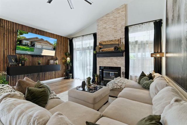 1786 Brookside Dr, Manteca, CA 95336