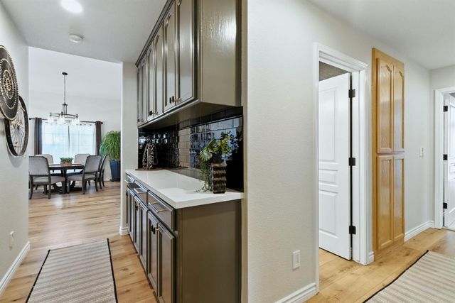 1786 Brookside Dr, Manteca, CA 95336
