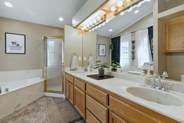 1786 Brookside Dr, Manteca, CA 95336