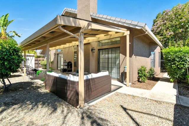 1786 Brookside Dr, Manteca, CA 95336
