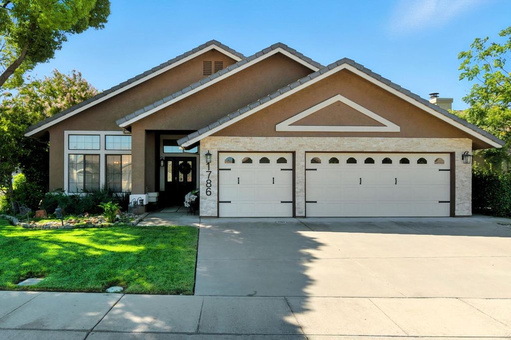 1786 Brookside Dr, Manteca, CA 95336
