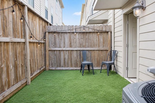 2904 Chenevert Street J, Houston, TX 77004