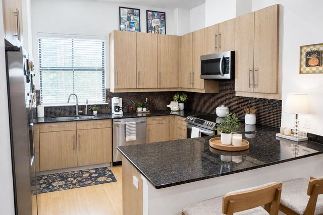 2904 Chenevert Street J, Houston, TX 77004