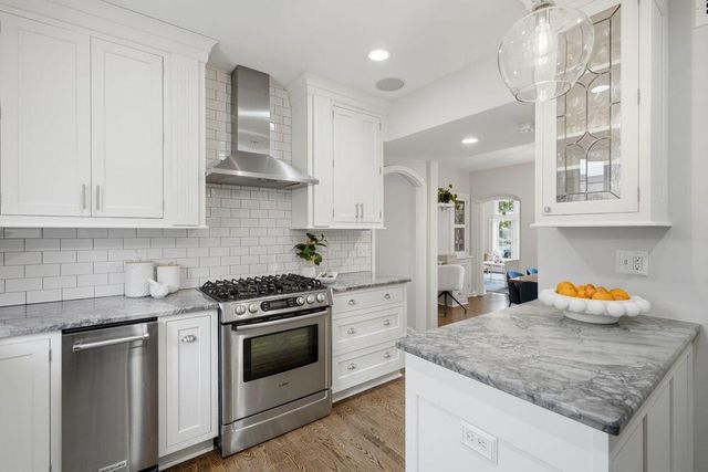 4604 Murray AVENUE, Whitefish Bay, WI 53211