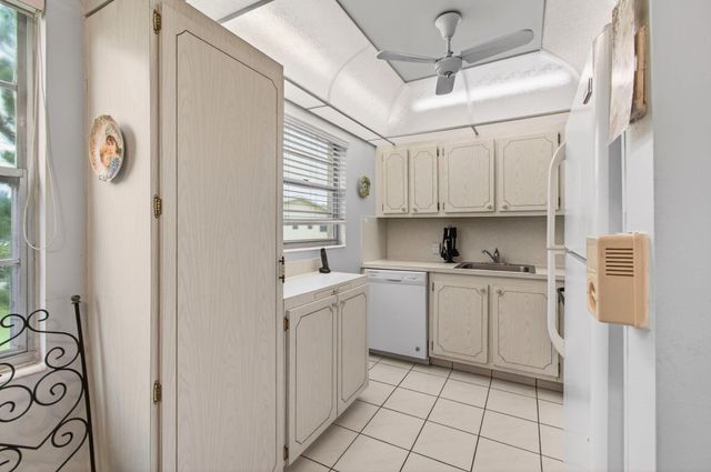 281 Dorset G, Boca Raton, FL 33434