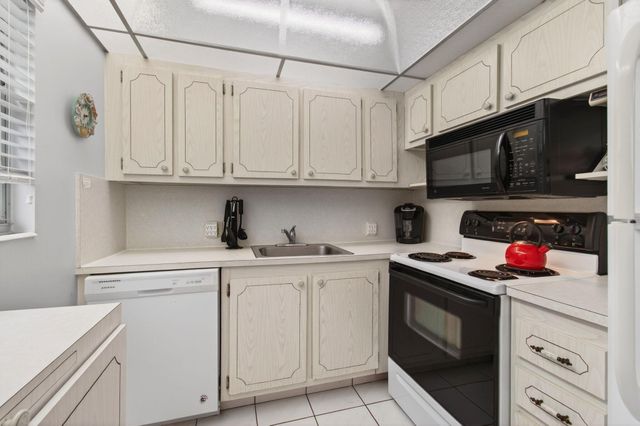 281 Dorset G, Boca Raton, FL 33434