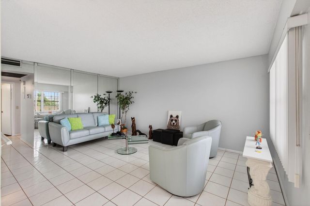 281 Dorset G, Boca Raton, FL 33434