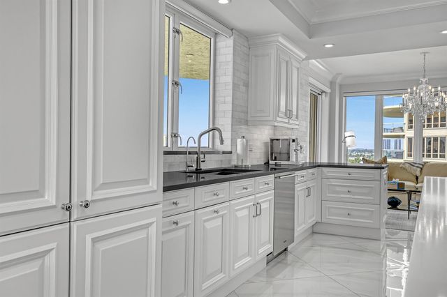 3920 N Ocean Drive 9b, Singer Island, FL 33404