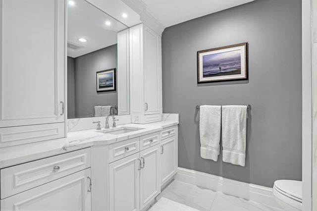 3920 N Ocean Drive 9b, Singer Island, FL 33404