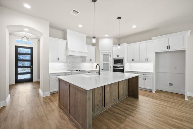 903 Boston Lane, River Oaks, TX 76114