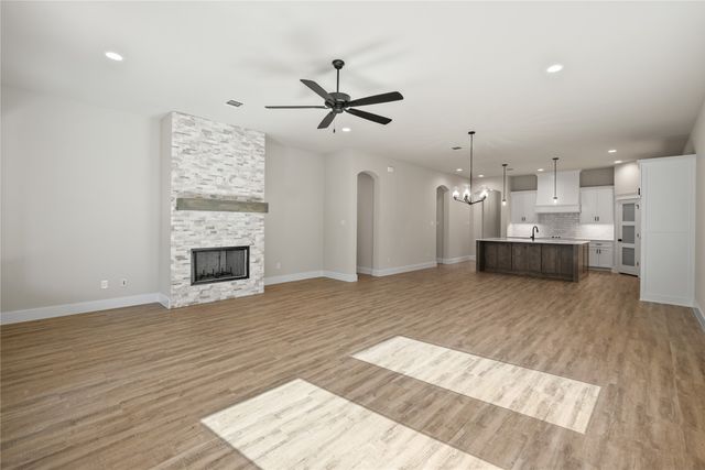 903 Boston Lane, River Oaks, TX 76114