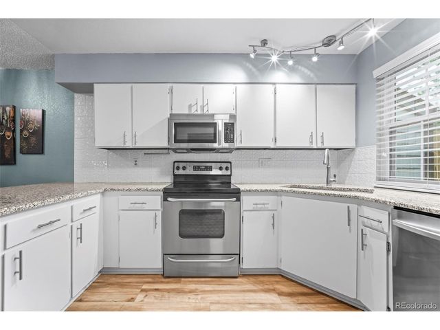 1931 Newland Ct, Lakewood, CO 80214