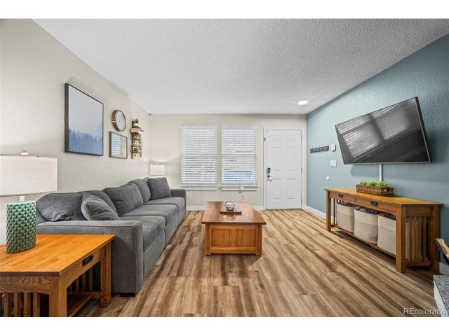 1931 Newland Ct, Lakewood, CO 80214