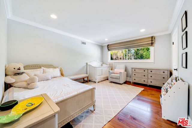13037 San Vicente Boulevard, Los Angeles, CA 90049