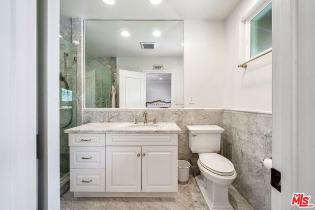 13037 San Vicente Boulevard, Los Angeles, CA 90049