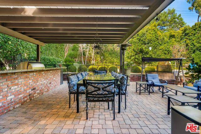 13037 San Vicente Boulevard, Los Angeles, CA 90049
