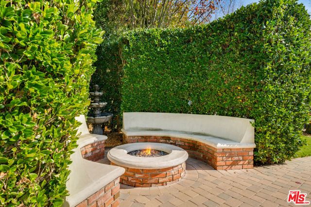 13037 San Vicente Boulevard, Los Angeles, CA 90049
