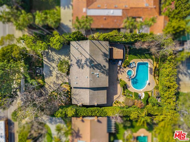 13037 San Vicente Boulevard, Los Angeles, CA 90049