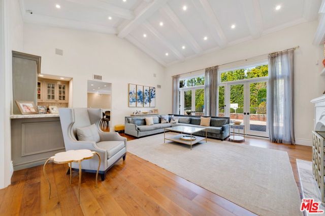 13037 San Vicente Boulevard, Los Angeles, CA 90049