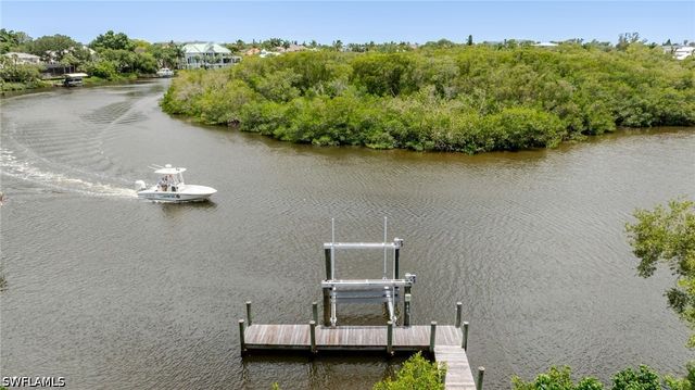 27311 Oak Knoll DR, Bonita Springs, FL 34134