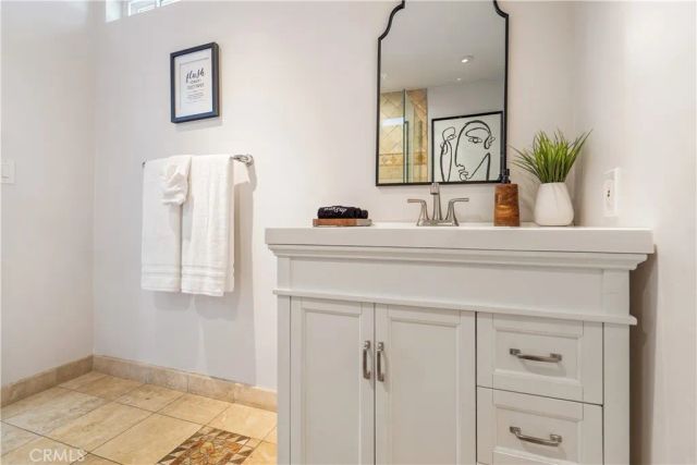 7941 Electra Drive, Hollywood Hills, CA 90046