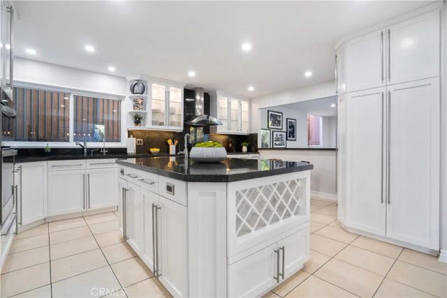 7941 Electra Drive, Hollywood Hills, CA 90046