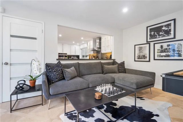 7941 Electra Drive, Hollywood Hills, CA 90046