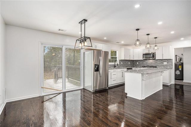 2760 Swansea Court, College Park, GA 30349