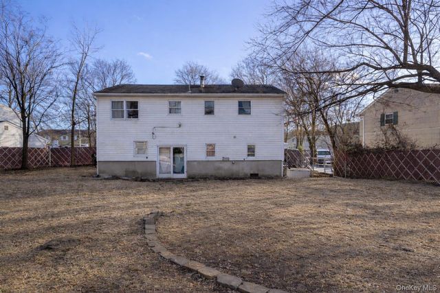 10 Valley Drive, Nanuet, NY 10954